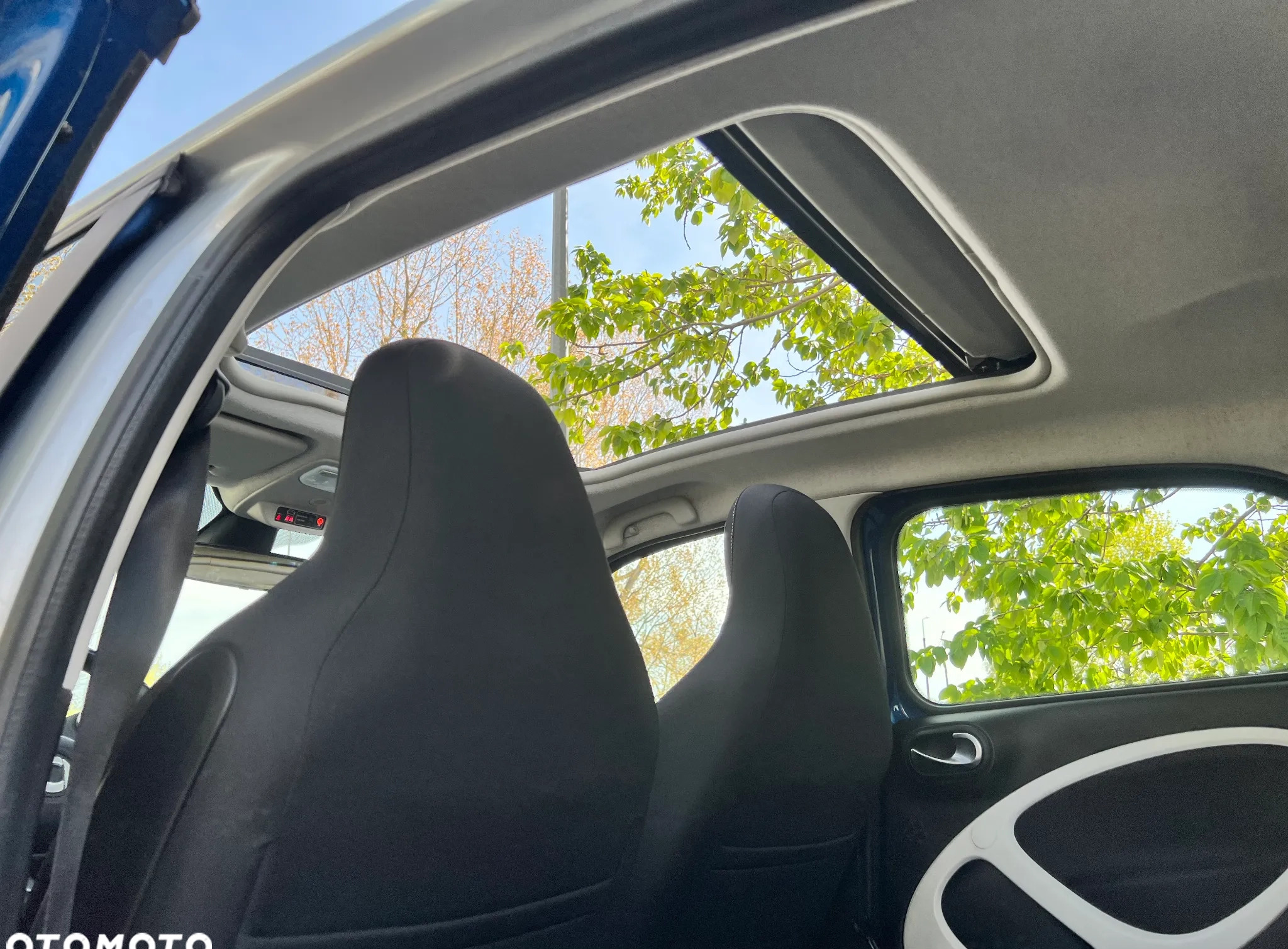 Smart Forfour cena 33999 przebieg: 71000, rok produkcji 2015 z Ząbki małe 301